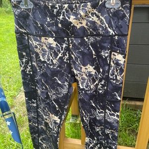 CVG Gold Marble capris - size medium